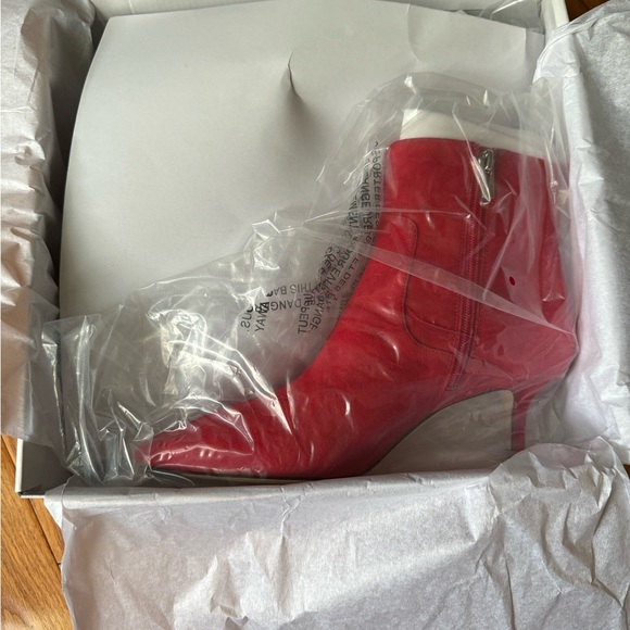 NIB Via Spiga Maggie Suede Ankle Bootie Red Size 10M - Picture 9 of 11